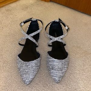 Express black & white sandals. Size 6.